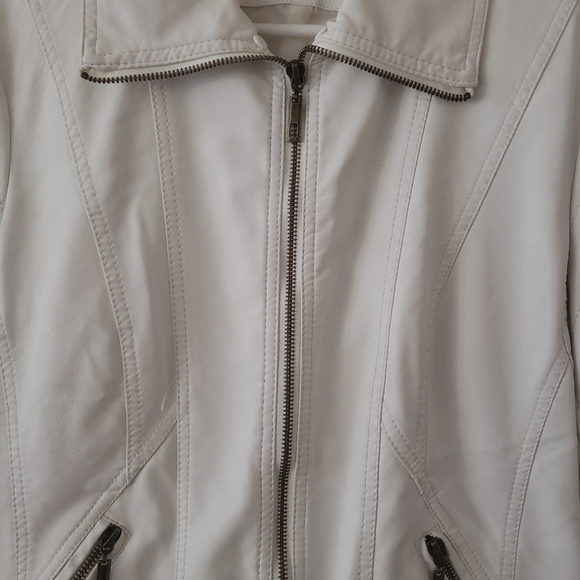 Faux leather fitted jacket a large but runs small. In very good shape. - Picture 5 of 5
